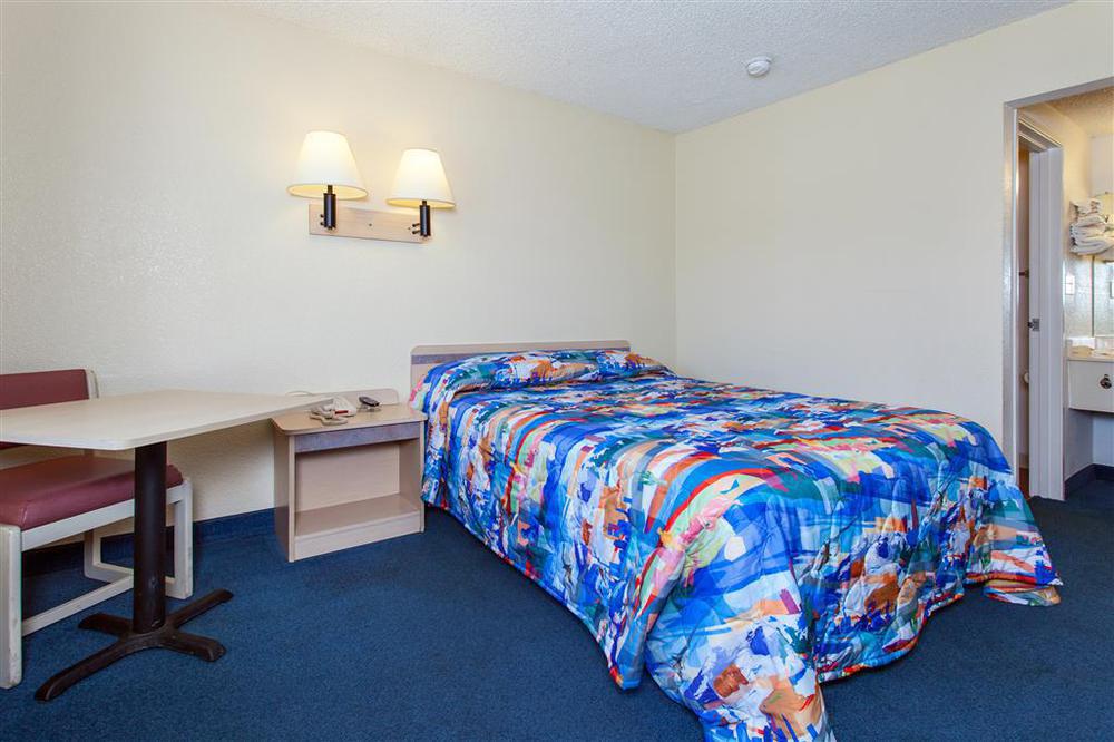 Motel 6-Stockton, Ca - Charter Way West Room photo