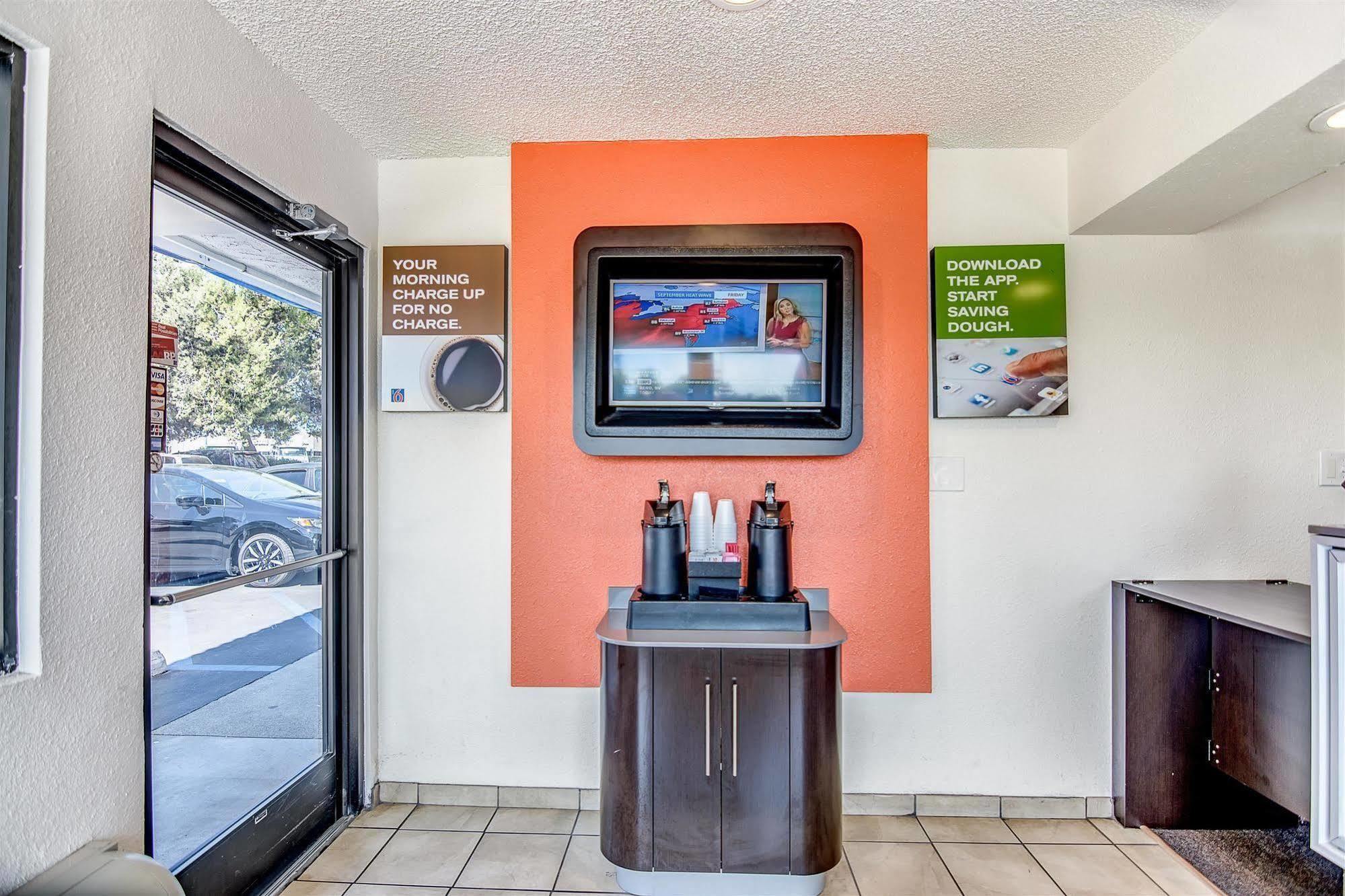 Motel 6-Stockton, Ca - Charter Way West Exterior photo