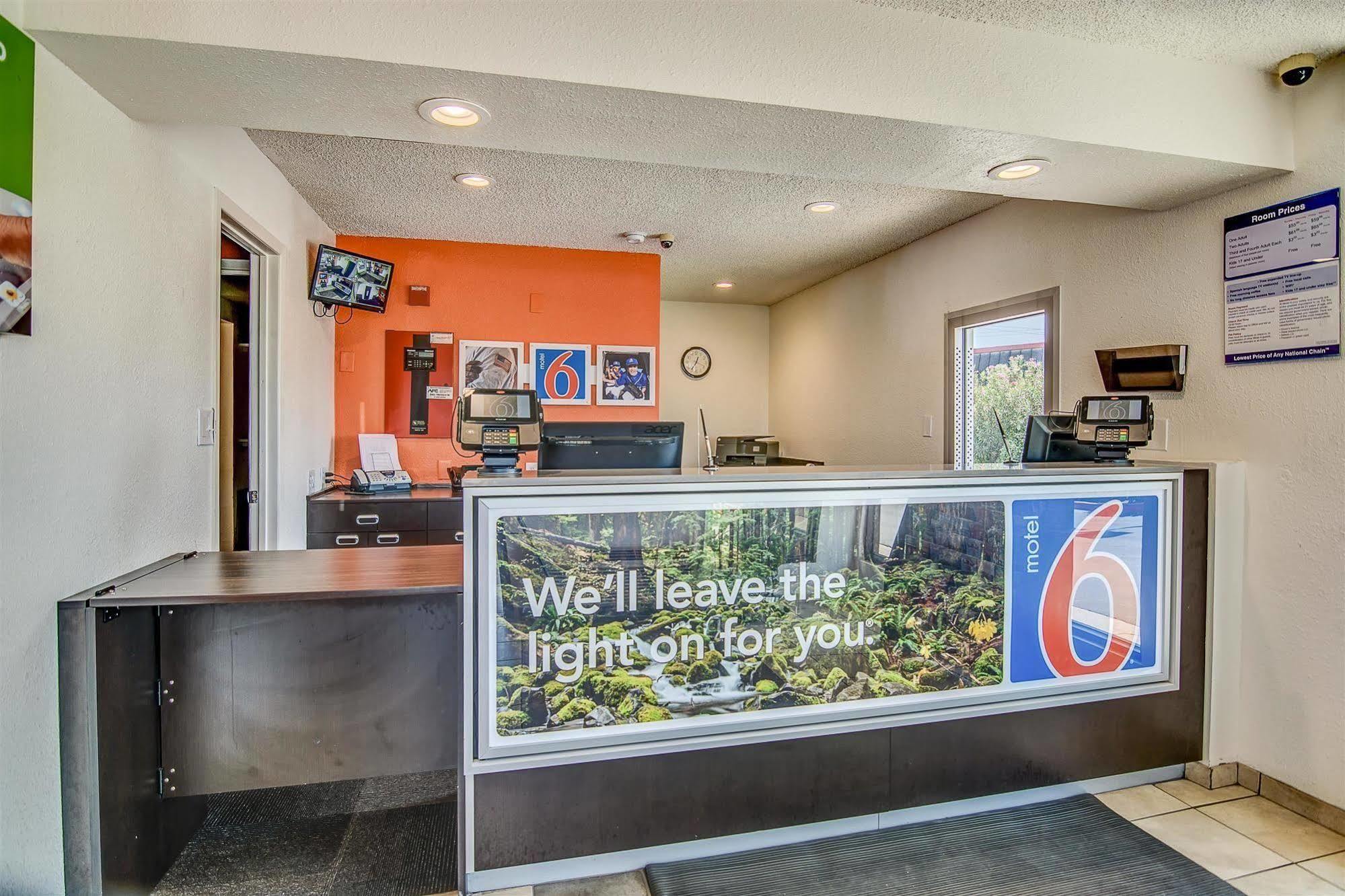 Motel 6-Stockton, Ca - Charter Way West Exterior photo