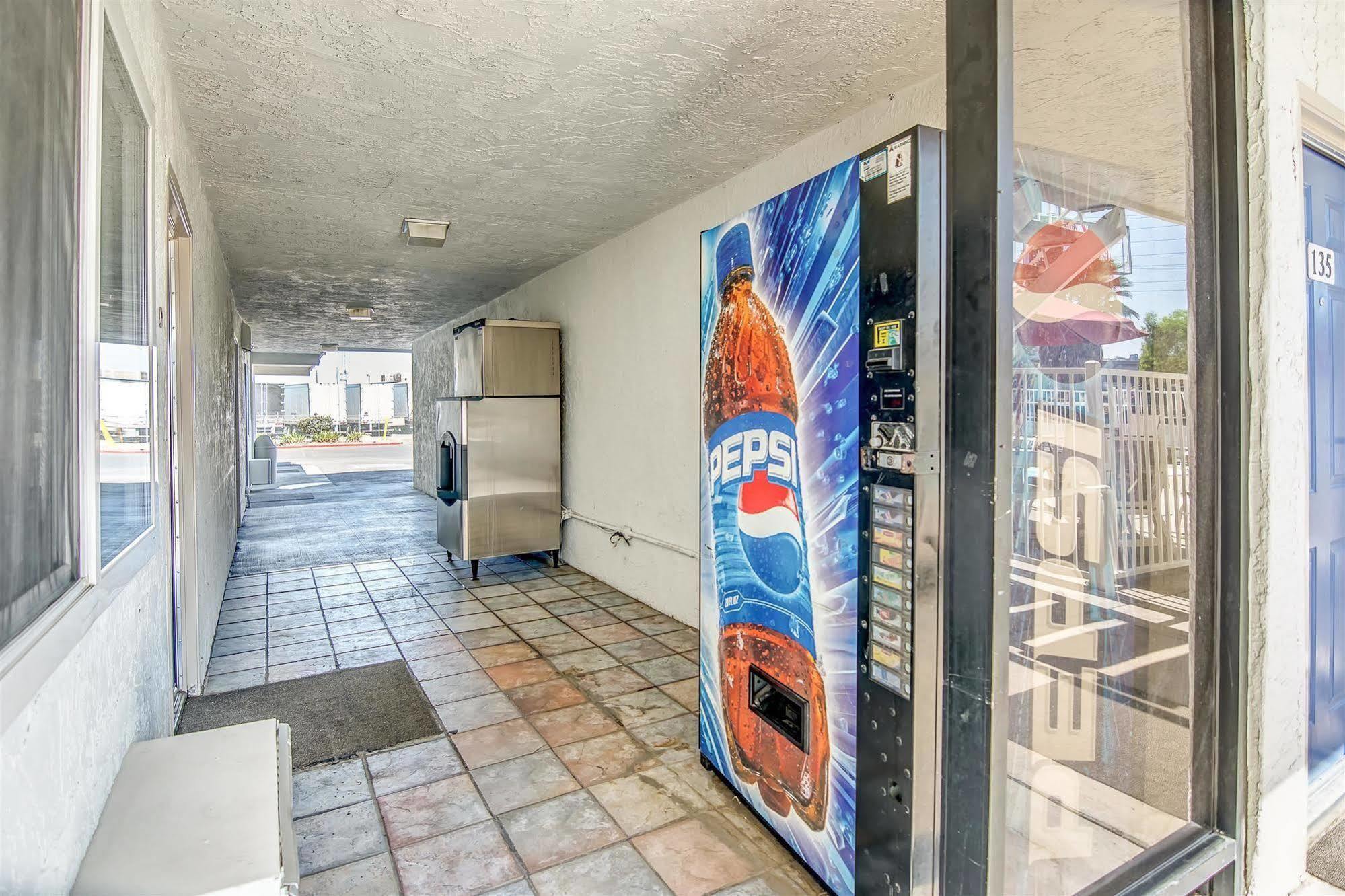 Motel 6-Stockton, Ca - Charter Way West Exterior photo