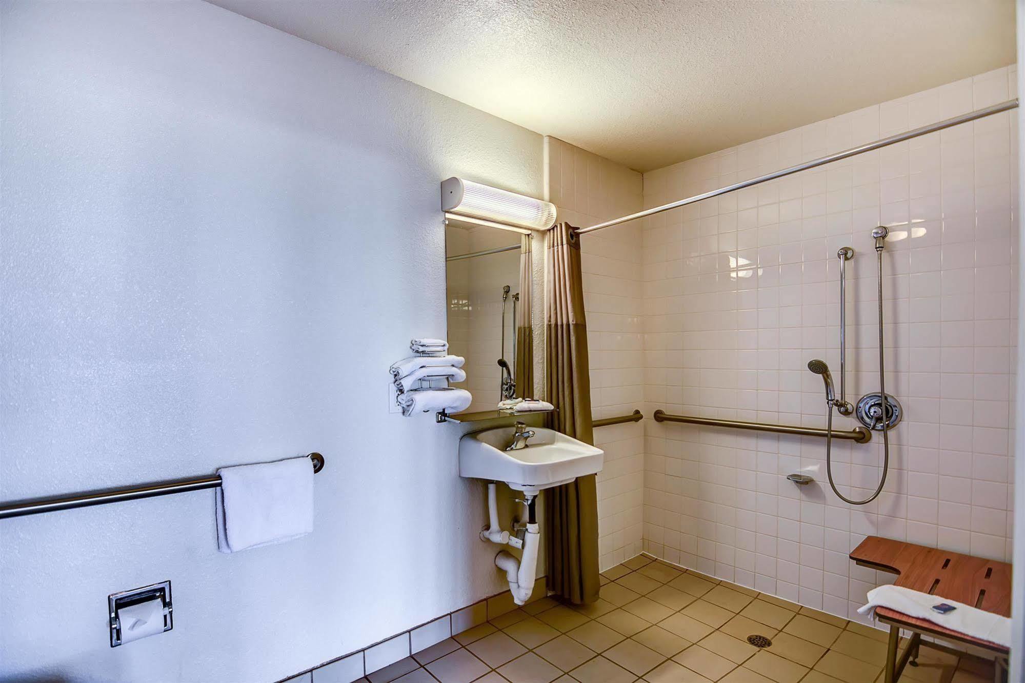 Motel 6-Stockton, Ca - Charter Way West Exterior photo