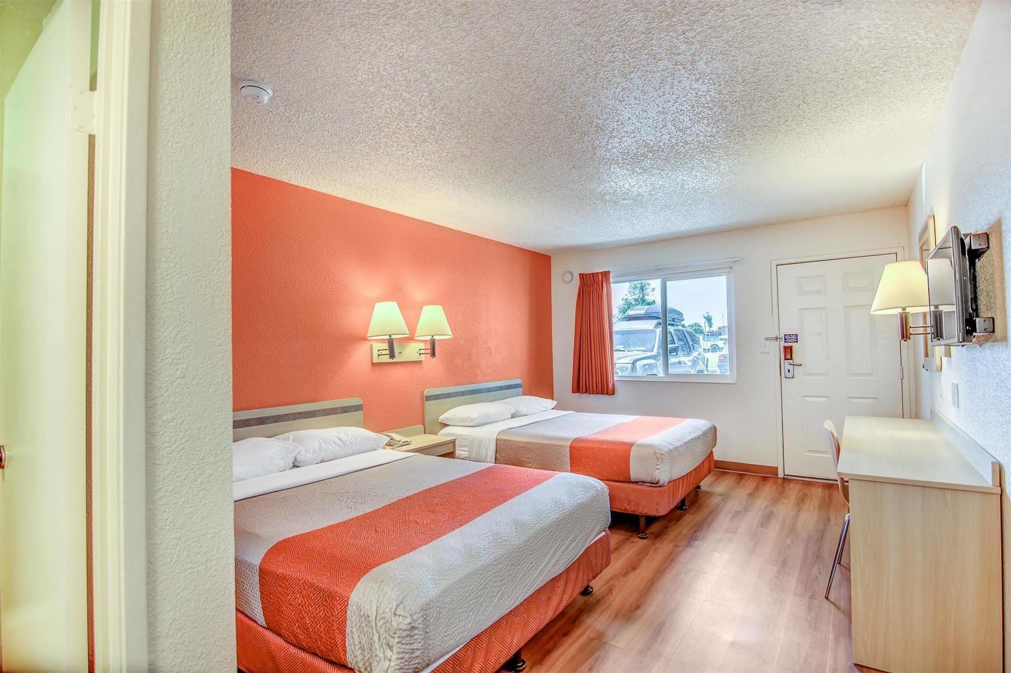 Motel 6-Stockton, Ca - Charter Way West Exterior photo